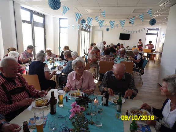 Kaffeenachmittag Oktoberfest.jpg